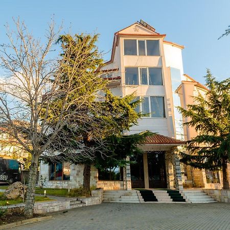 Hotel George Korcza Zewnętrze zdjęcie