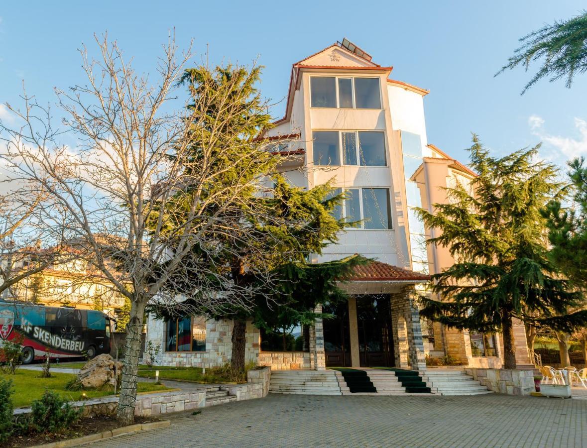 Hotel George Korcza Zewnętrze zdjęcie