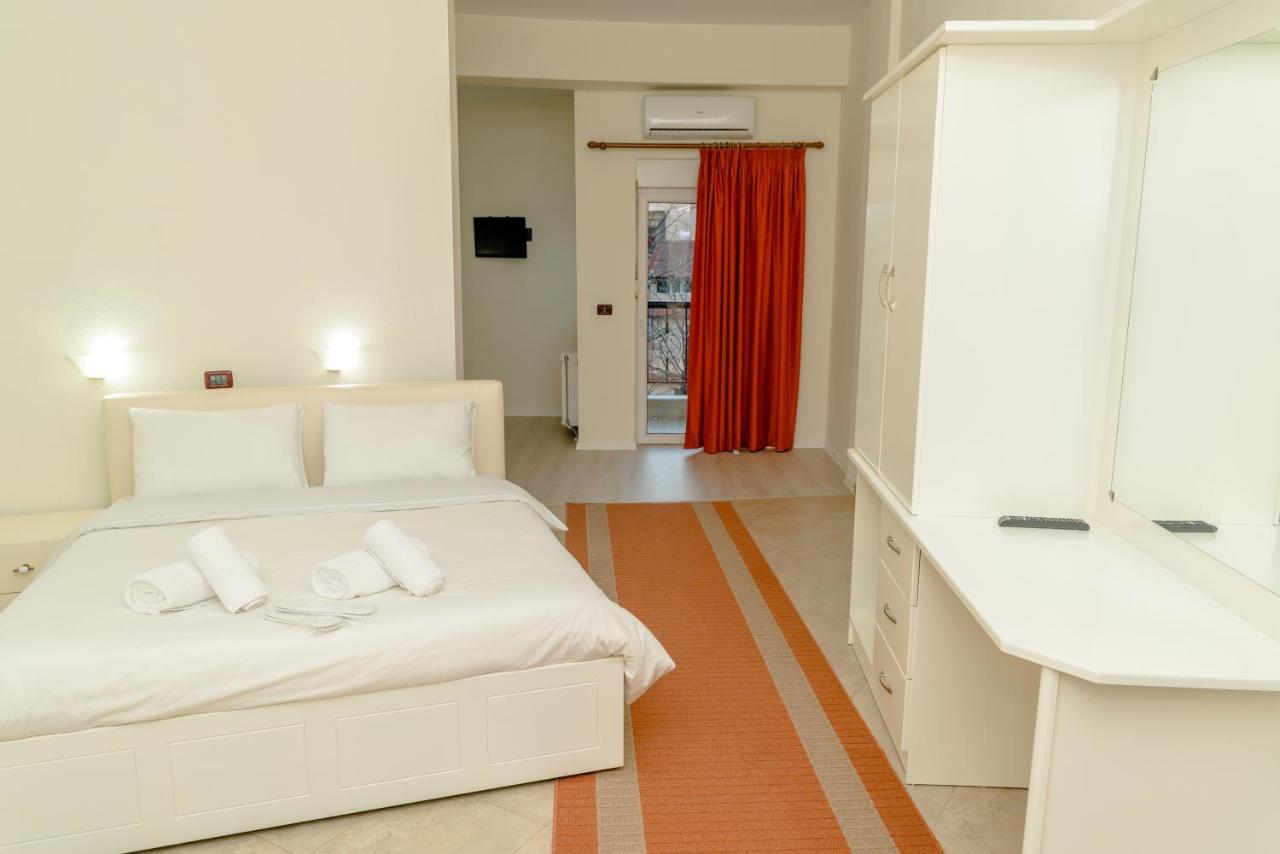 Hotel George Korcza Zewnętrze zdjęcie