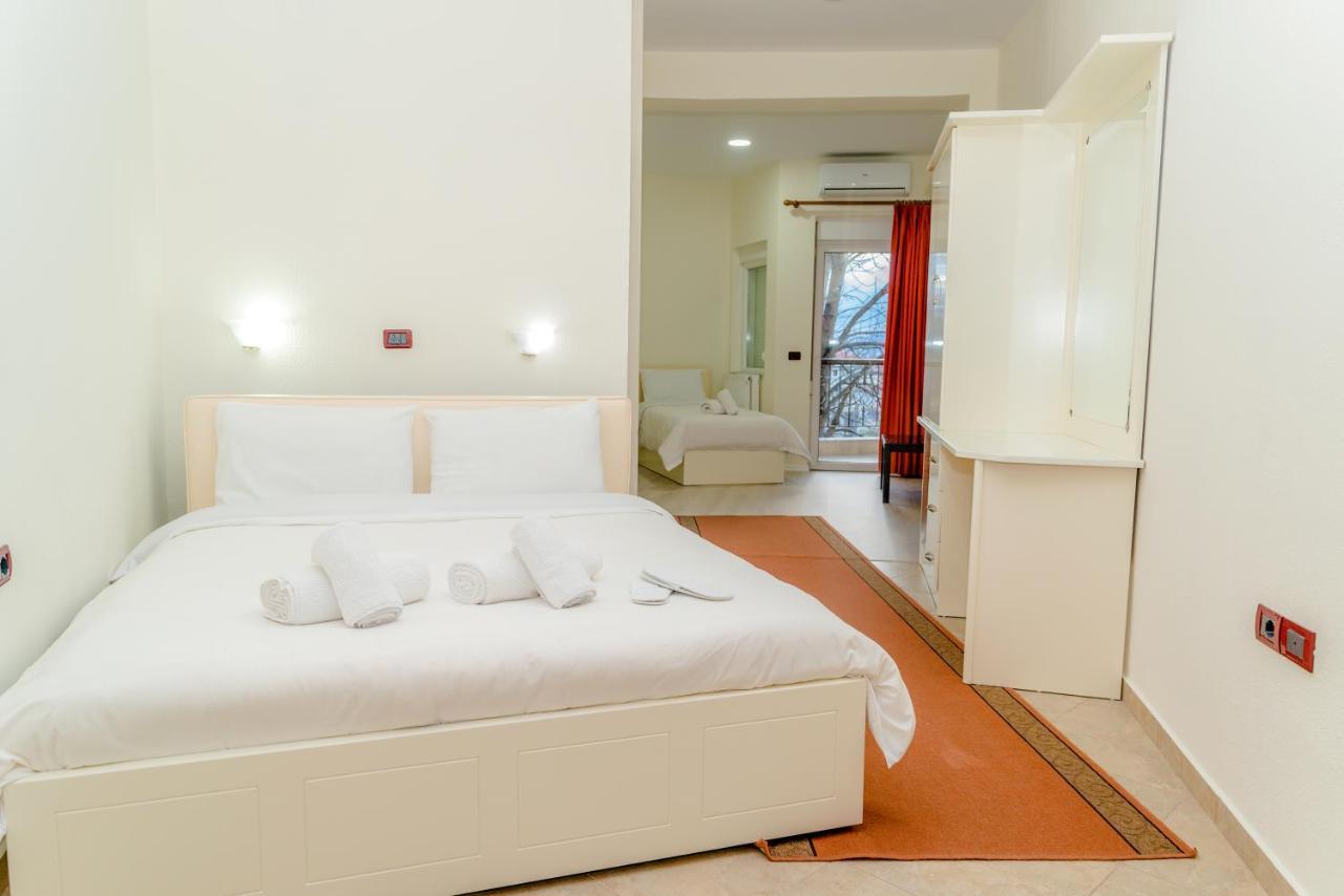 Hotel George Korcza Zewnętrze zdjęcie