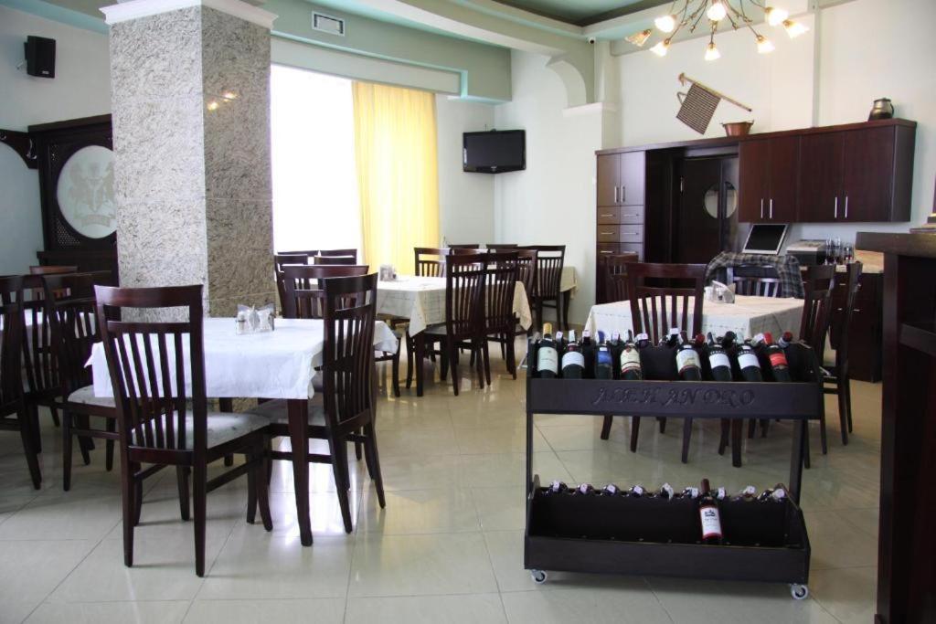 Hotel George Korcza Zewnętrze zdjęcie