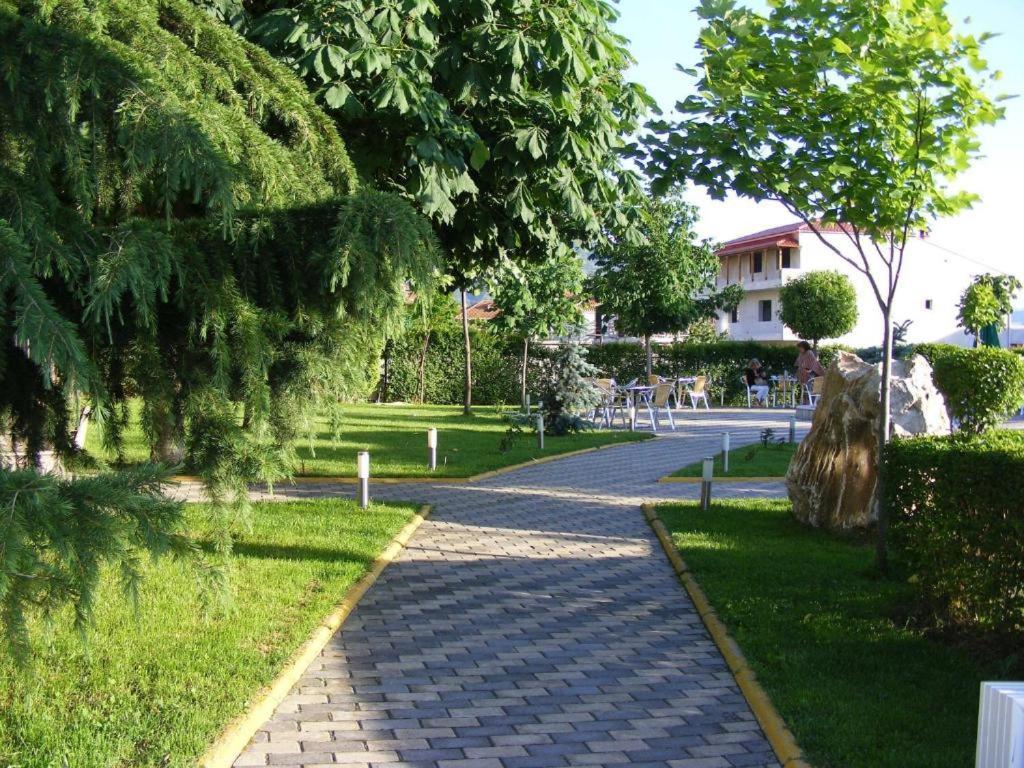 Hotel George Korcza Zewnętrze zdjęcie