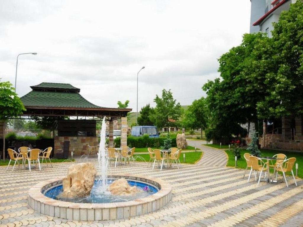 Hotel George Korcza Zewnętrze zdjęcie