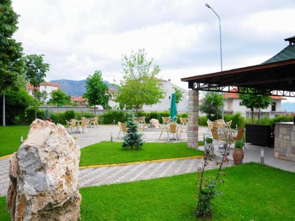 Hotel George Korcza Zewnętrze zdjęcie