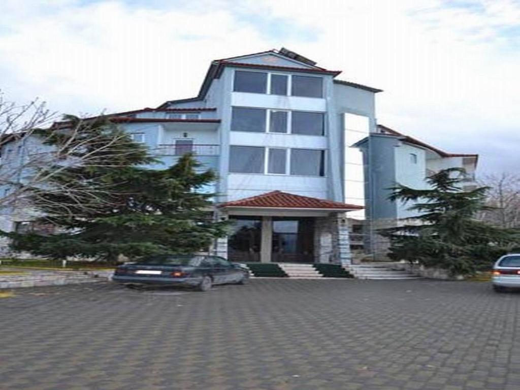 Hotel George Korcza Zewnętrze zdjęcie
