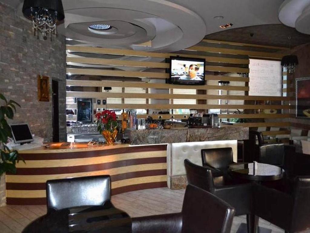 Hotel George Korcza Zewnętrze zdjęcie